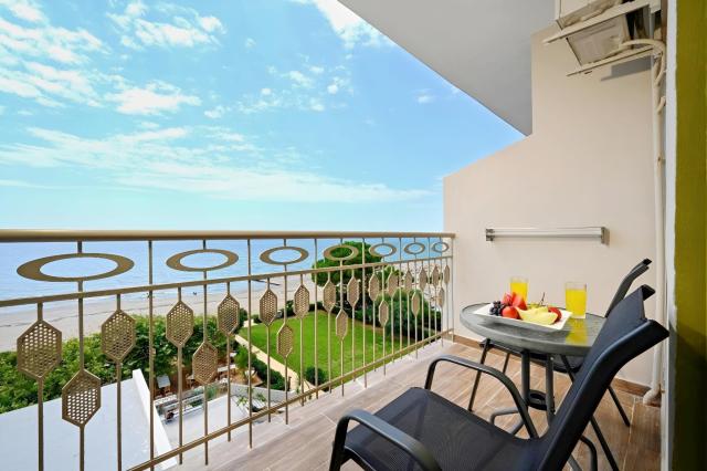 Ninos Grand Beach