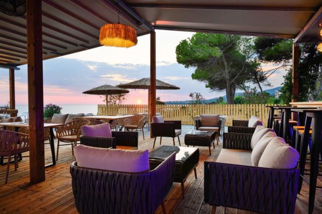Ninos Grand Beach