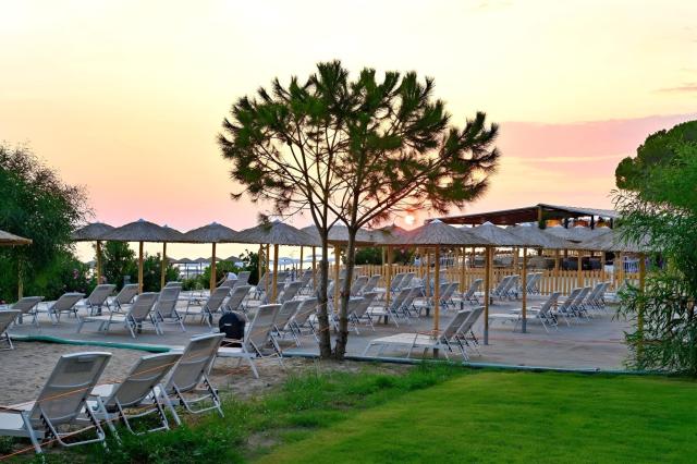 Ninos Grand Beach
