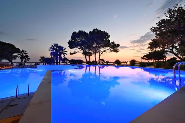 Ninos Grand Beach