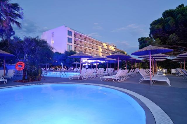 Ninos Grand Beach