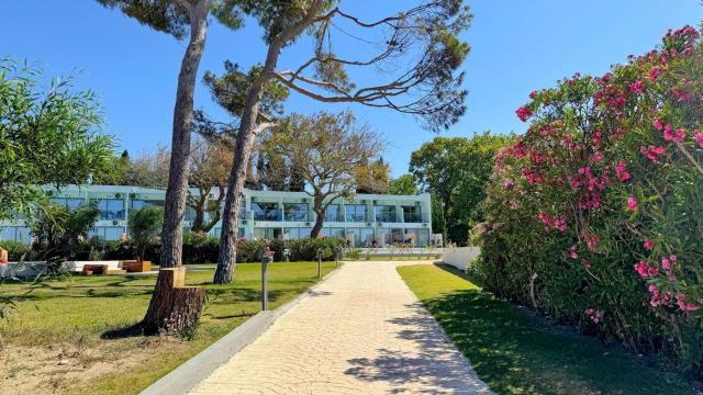 Ninos Grand Beach