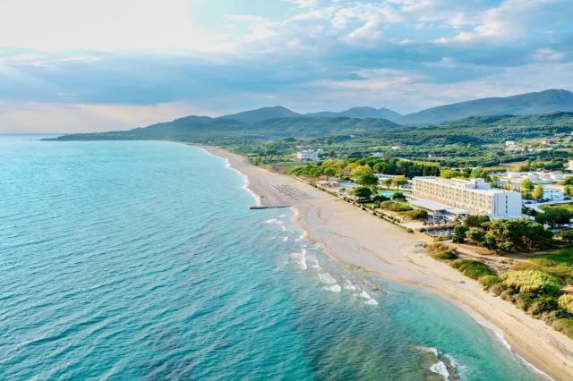 Ninos Grand Beach