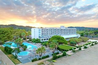Ninos Grand Beach