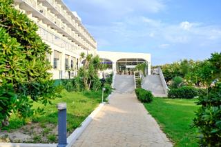 Ninos Grand Beach