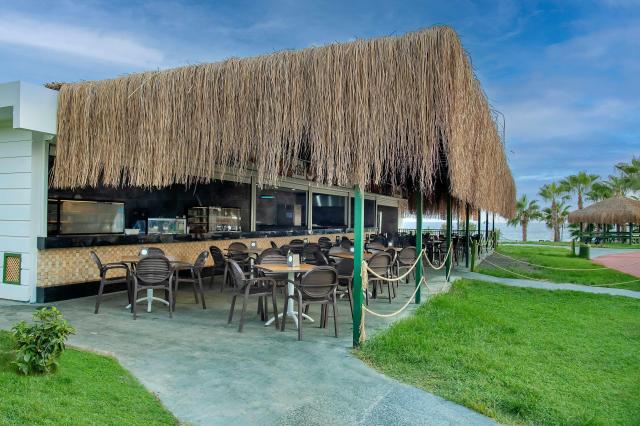 Oz Hotels Incekum Beach Resort
