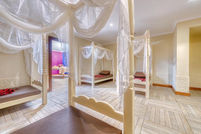 Oz Hotels Incekum Beach Resort