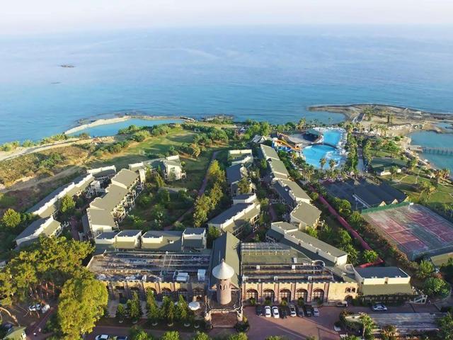 Oz Hotels Incekum Beach Resort