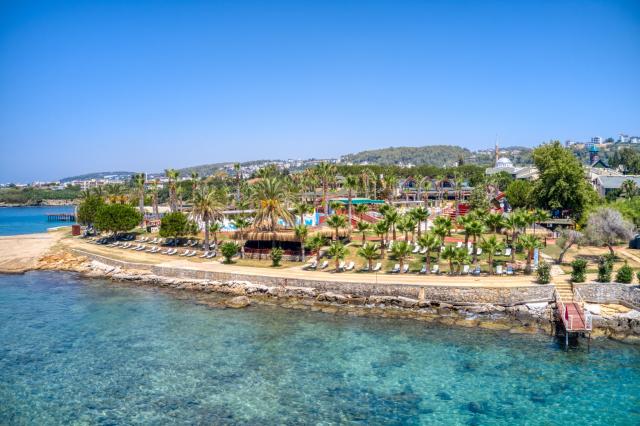Oz Hotels Incekum Beach Resort