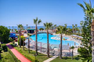Oz Hotels Incekum Beach Resort