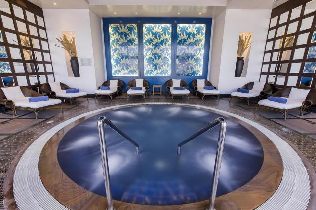 Radisson Blu Hotel & Resort, Abu Dhabi Corniche
