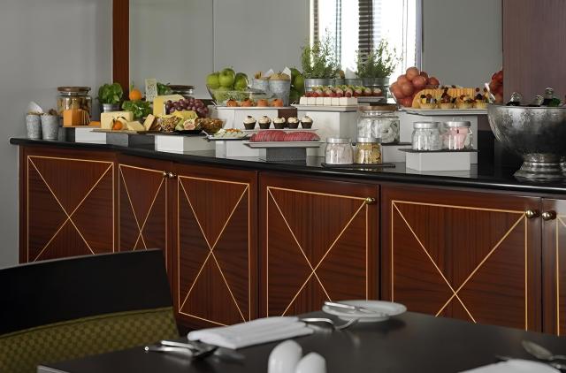 Mövenpick Bur Dubai