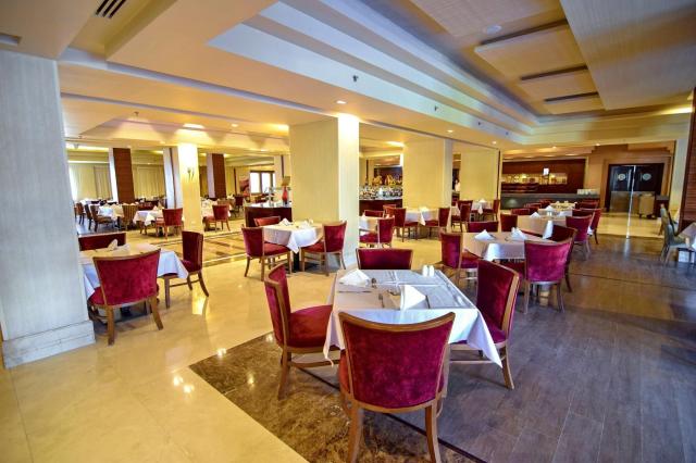 Movenpick Waterpark Resort & Spa Soma Bay
