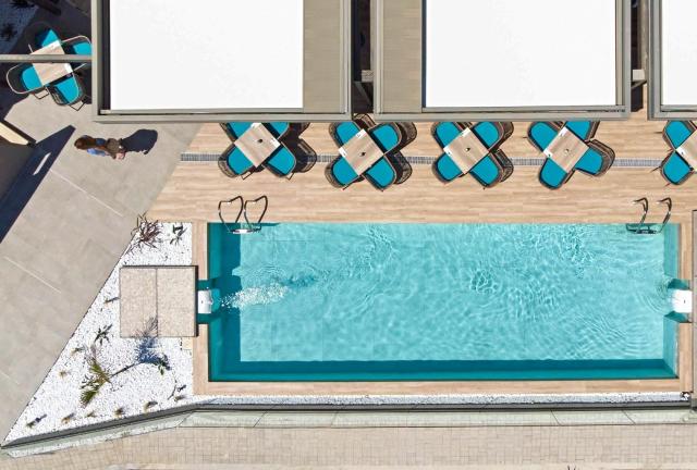 Mare Blue & Suites