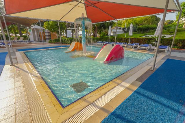 Queens Park Le Jardin
