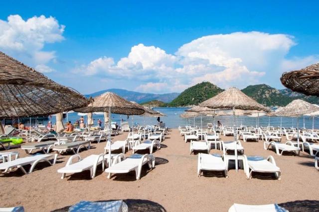 Supreme Beach