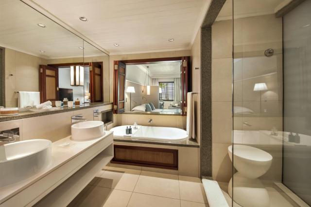 Constance Belle Mare Plage Resort