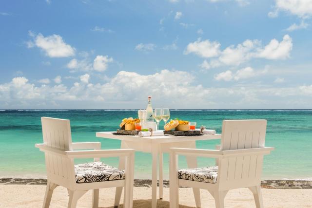 Constance Belle Mare Plage Resort