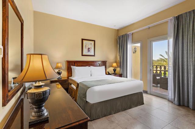 Al Hamra Village Golf
