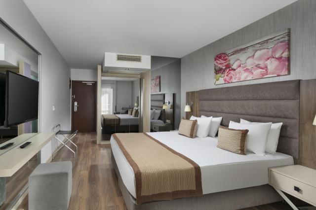 Monachus Family Resort