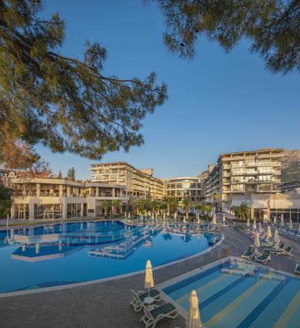Akra Kemer