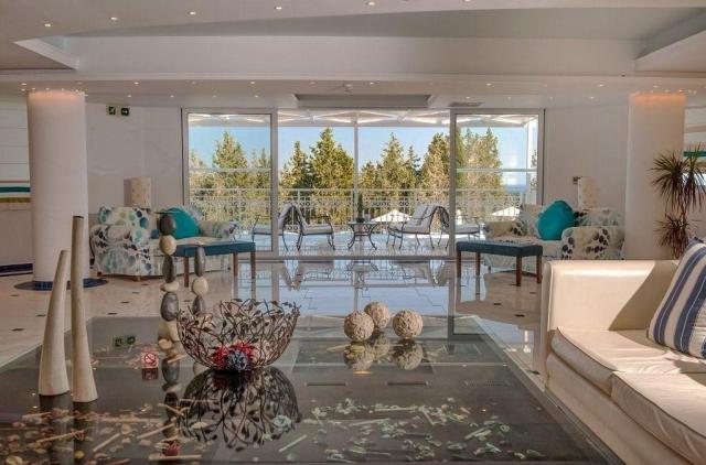 Gerakas Belvedere Luxury Suites