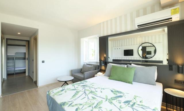 Eos Beach Resort