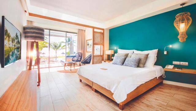 Victoria Beachcomber Resort For 2