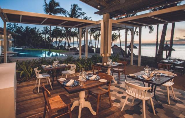 Victoria Beachcomber Resort For 2