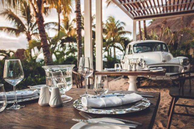 Victoria Beachcomber Resort For 2
