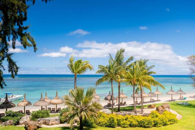 Victoria Beachcomber Resort For 2