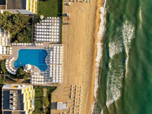 AluaSun Helios Beach