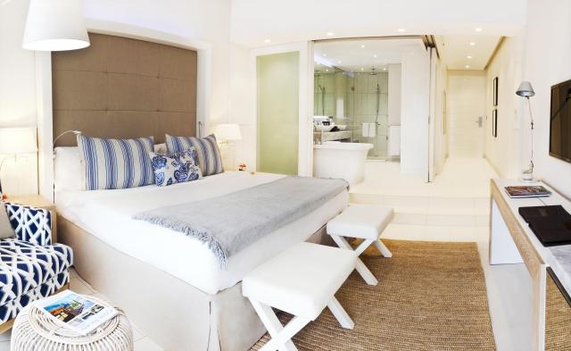 Radisson Blu Azuri Resort