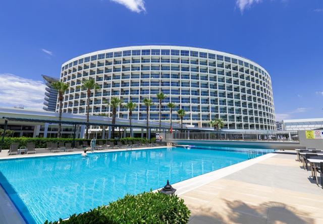 Crystal Centro