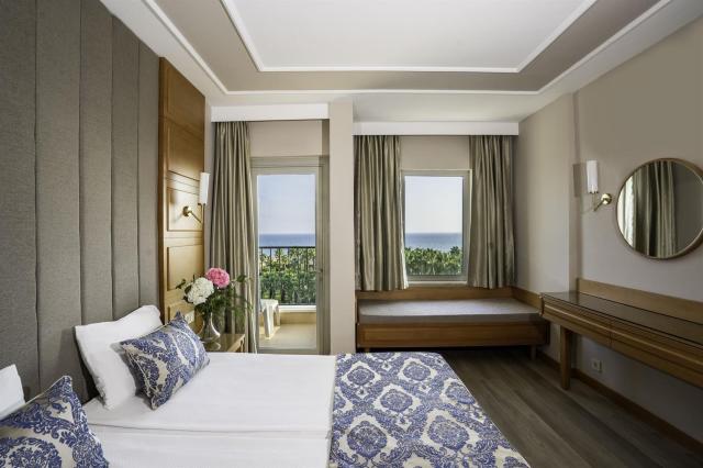 Royal Atlantis Beach