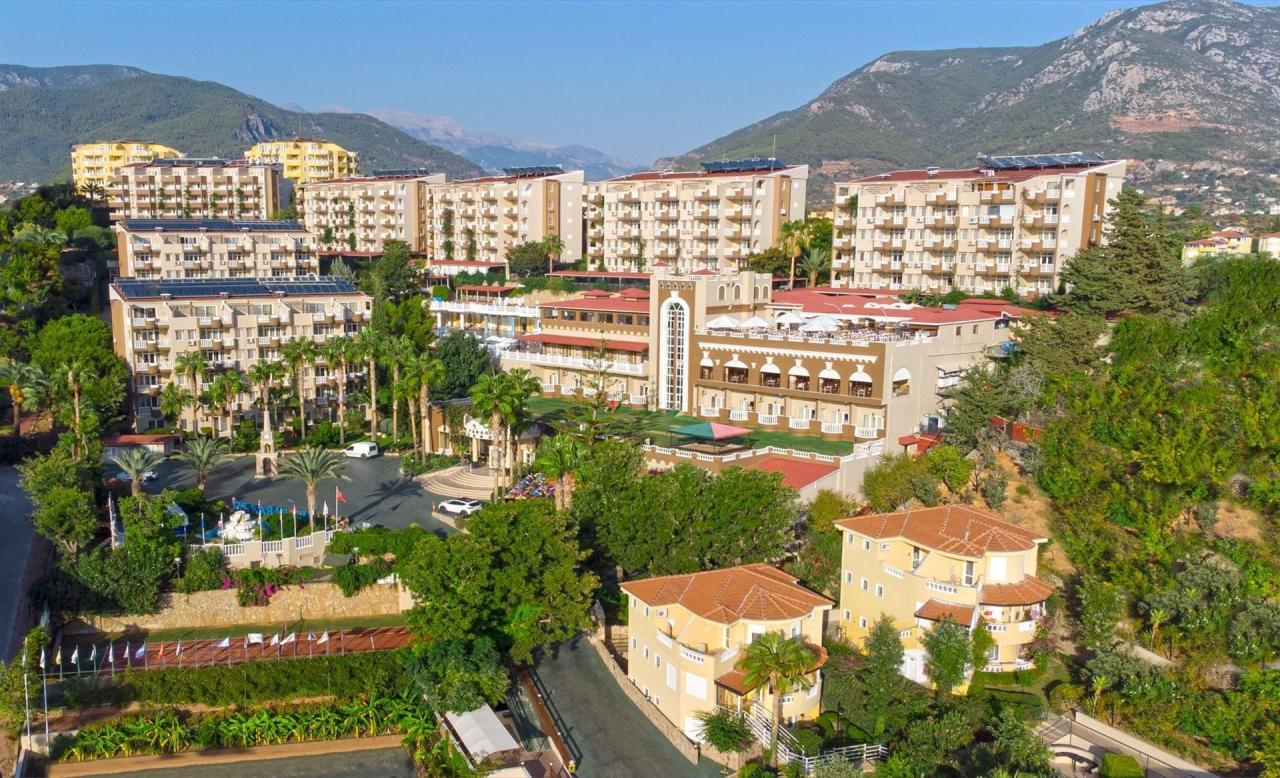 CLUB PARADISO HOTEL