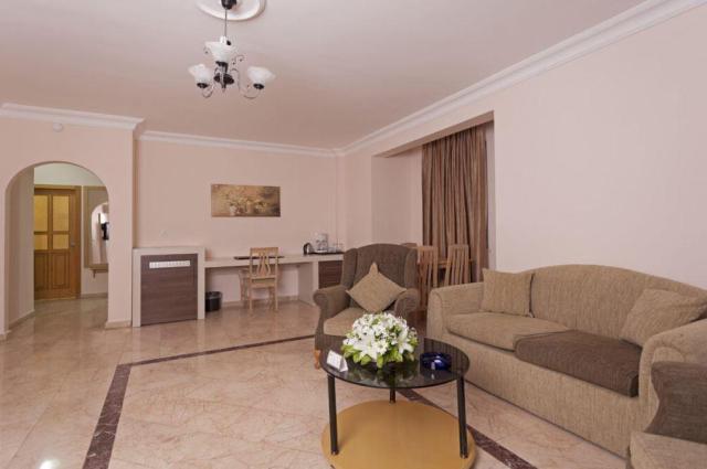 CLUB PARADISO HOTEL