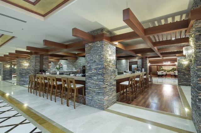 Crystal Family Resort & Spa