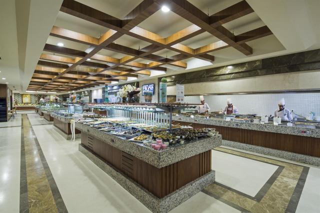 Crystal Family Resort & Spa