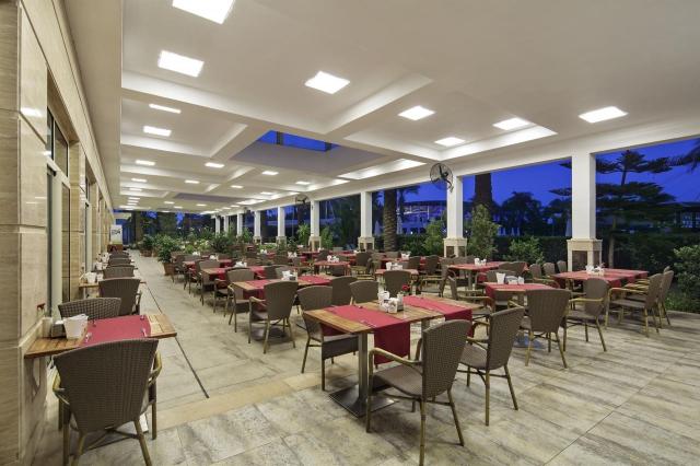 Crystal Family Resort & Spa