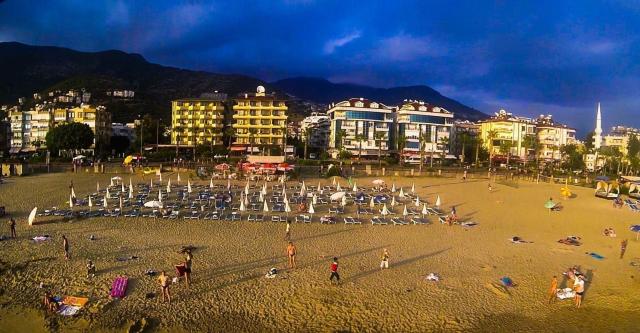 Kleopatra Beach