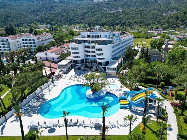 Catamaran Resort