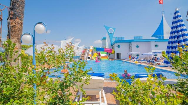 Marine Family Club Beach Hotel