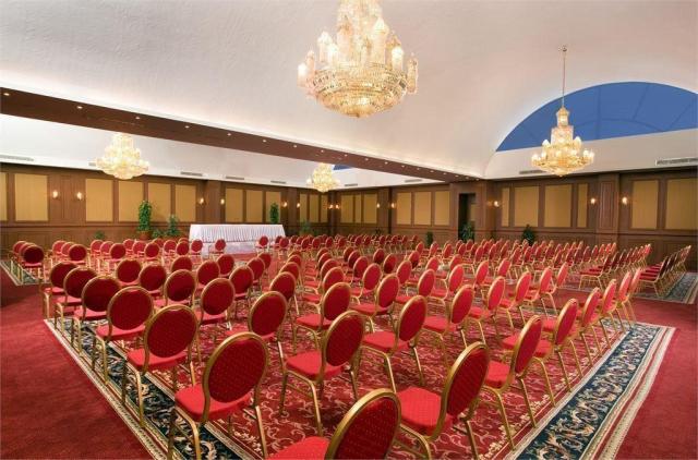 Titanic Palace