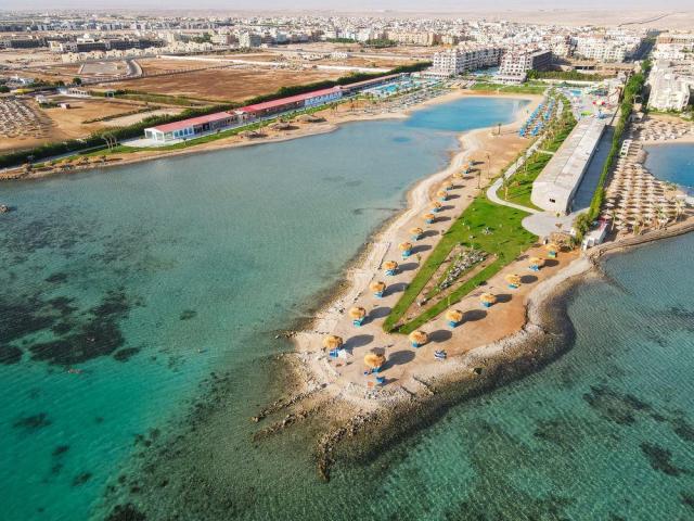 Gravity Hotel & Aqua Park