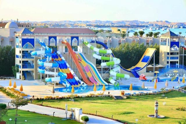 Gravity Hotel & Aqua Park