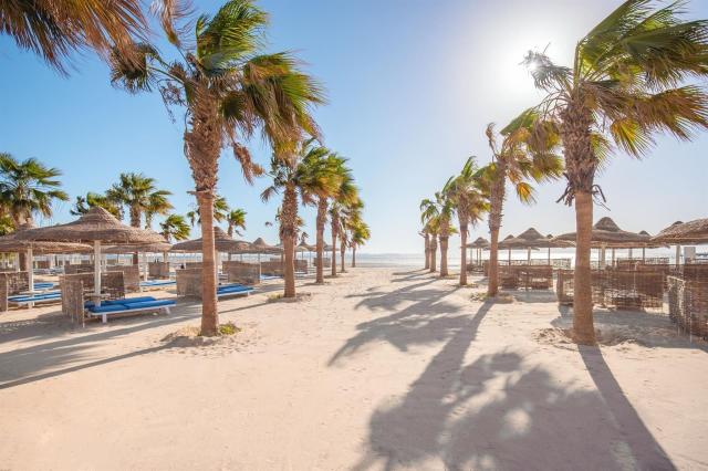 Amwaj Beach Club
