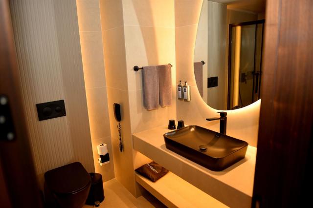 Jacaranda Luxury Resort
