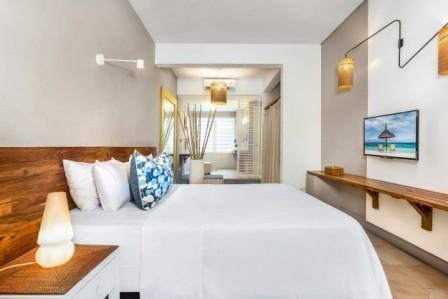 FA_Standard room_Chambre standard 01.jpg