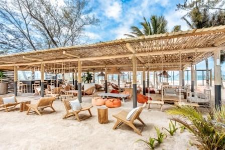 FA_We beach bar 01.jpg